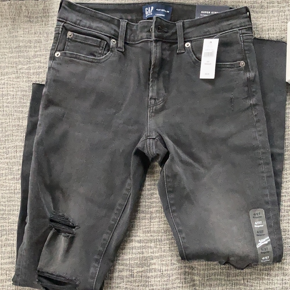 SOLD—NWT GAP- black ripped jeans